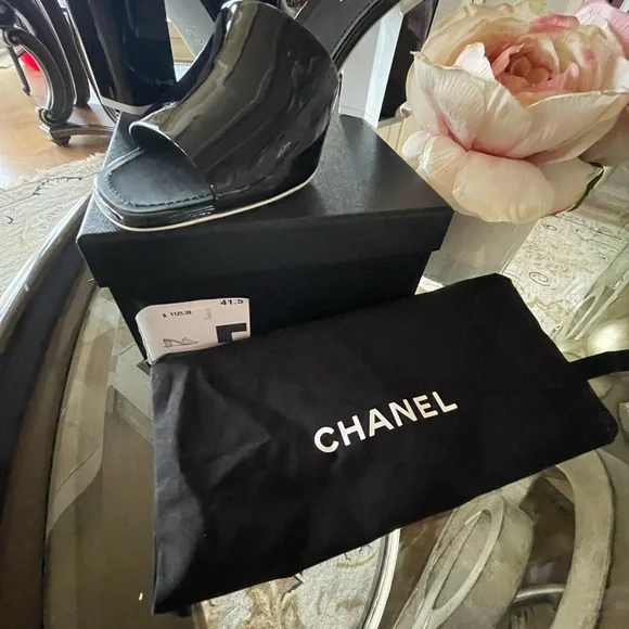Chanel Mules ( Authentic) - Picture 5 of 8